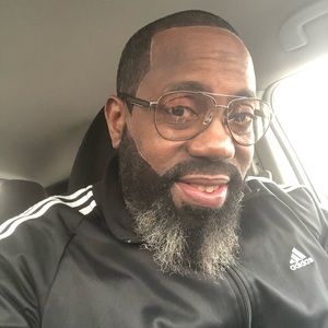 Meet your Posher, Gil